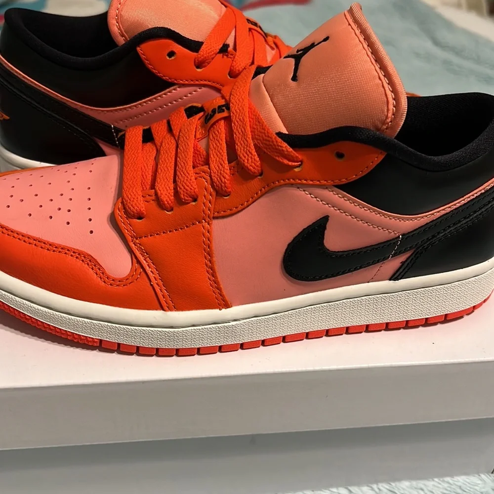 NWT/NIB Air Jordan 1 Low - Crimson Bliss - Picture 4 of 5